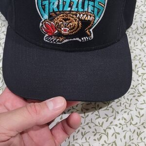 Mitchell & Ness Vancouver Grizzlies NBA logo snapback hat